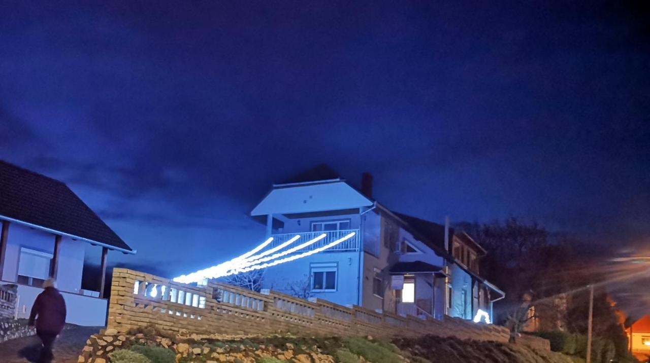 Szabó Vendégház Villány Esterno foto