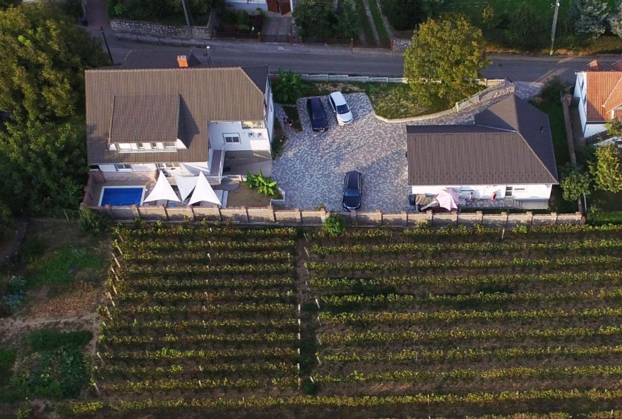 Szabó Vendégház Villány Esterno foto